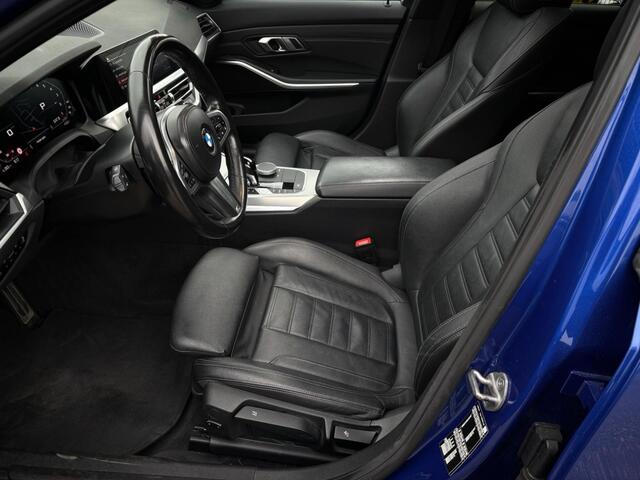 BMW 3-SERIE Touring 318i Executive Edition M-pakket Aut | Leder | Panoramadak