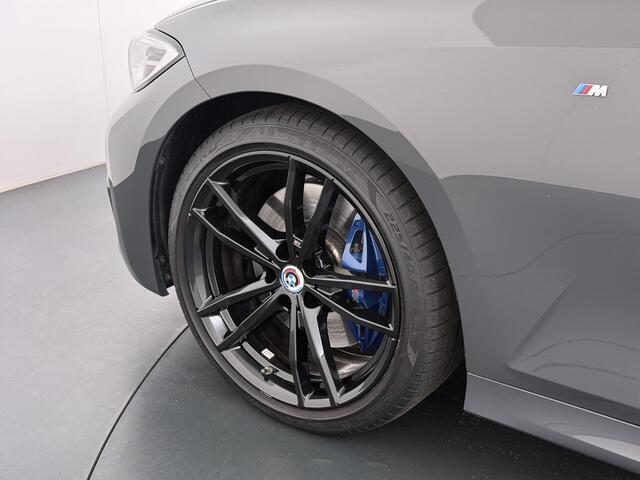 BMW 3-SERIE 330i High Executive Edition M Sport | Trekhaak | NAP | HUD |