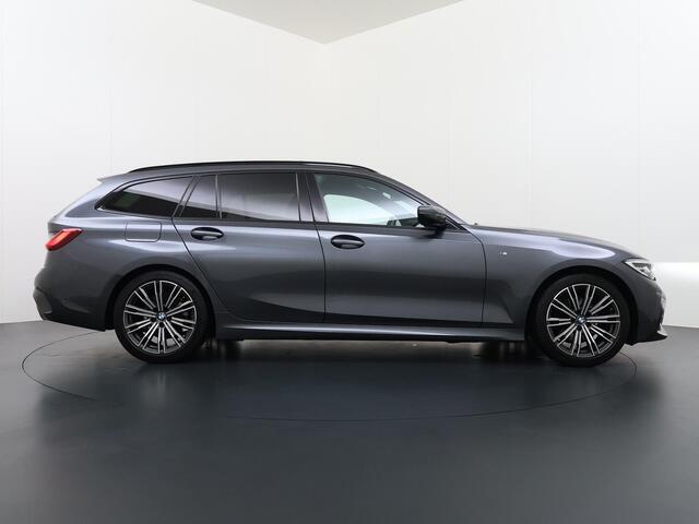 BMW 3-SERIE Touring 320i Executive M Sport PANORAMADAK | ADAPTIVE CRUISE | BMW DEALER ONDERHOUDEN | GROOT ONDERHOUD GEHAD | RIJKLAAR | ELEKTRISCHE ACHTERKLEP | CAMERA | STOELVERWARMING | 12 MND BOVAG GARANTIE | APPLE CARPLAY