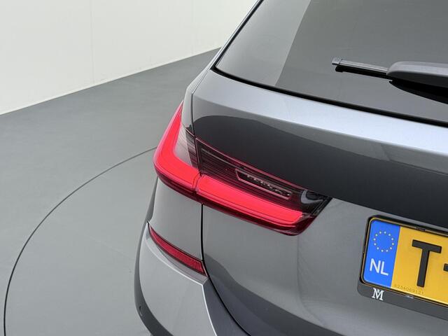 BMW 3-SERIE Touring 320i Executive M Sport PANORAMADAK | ADAPTIVE CRUISE | BMW DEALER ONDERHOUDEN | GROOT ONDERHOUD GEHAD | RIJKLAAR | ELEKTRISCHE ACHTERKLEP | CAMERA | STOELVERWARMING | 12 MND BOVAG GARANTIE | APPLE CARPLAY