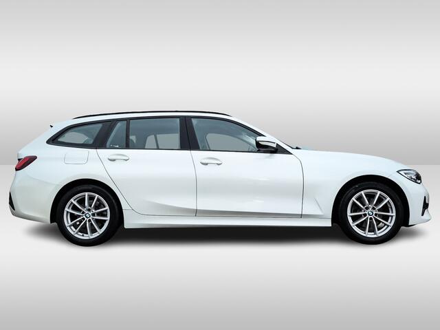 BMW 3-SERIE Touring 320i Business Edition 1e-Eig. & Dealer-Onderh. BOVAG-Garantie. NL-Auto.