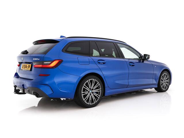 BMW 3-SERIE Touring 330e High Executive M-Sportpack (Plug-in) Aut. *LEATHER-MICROFIBRE | FULL-LED | DIGI-COCKPIT | HEATED-SPORTSEATS | CAMERA | CARPLAY | SHIFT-PADDLES | NAVI-FULLMAP | PRIVACY-GLASS | ECC | PDC | CRUISE | TOWBAR | 18''ALU*