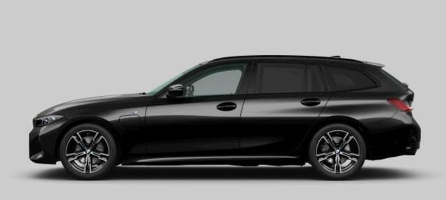 BMW 3-SERIE Touring 330e M Sport - Comfort Access - Active Cruise Control - Zonneschermen achterramen - Elektrisch verstelbare/verwarmde voorstoelen - Parking Assistant Plus - Getinte ruiten -