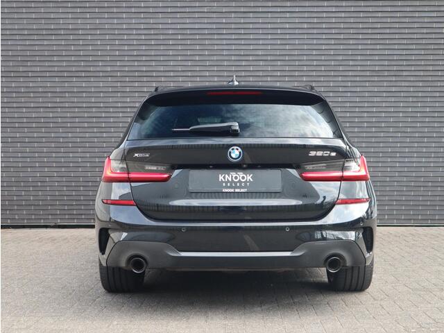 BMW 3-SERIE Touring 320e xDrive High Executive M Sport Pakket Automaat / Live Cockpit Professional / Adaptief M Onderstel / Panoramadak / Stoelverwarming / Extra Getint Glas / LED / 19 Inch / Hifi / Lichtpakket