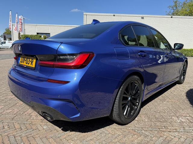 BMW 3-SERIE 318i High Executive / M-Sport / Carplay