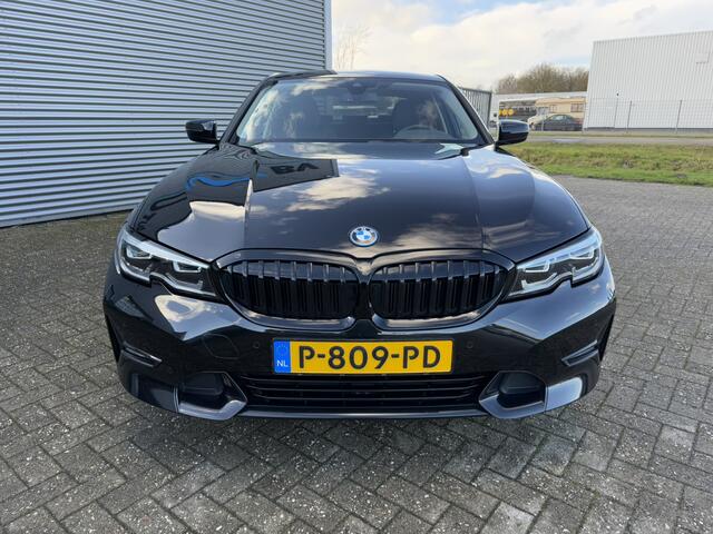 BMW 3-SERIE 320e Business Edition Plus Sport LineLederen Sportstoelen Carplay Achteruitrijcamera Live cockpit pro