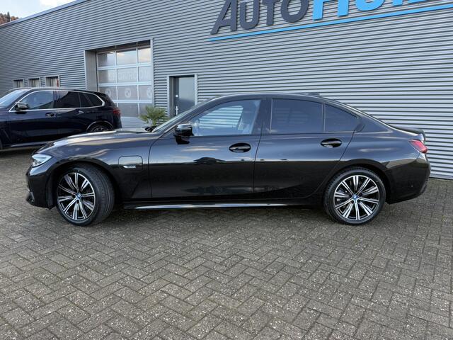 BMW 3-SERIE 320e Business Edition Plus Sport LineLederen Sportstoelen Carplay Achteruitrijcamera Live cockpit pro
