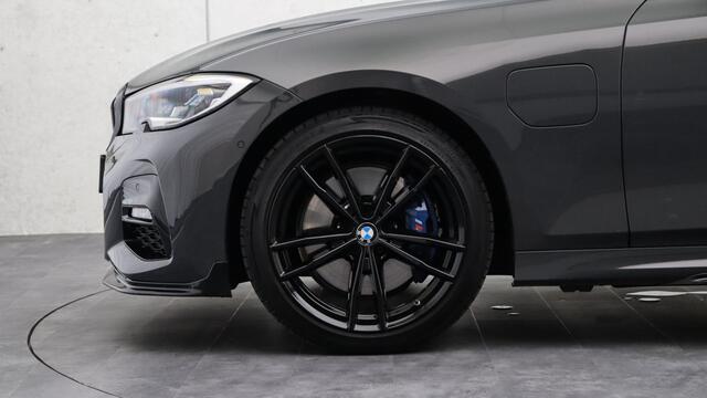 BMW 3-SERIE 330e High Executive M Performance | Head-up | Laserlight | Harman/Kardon | Comfort Access | Driving Assistant Professional