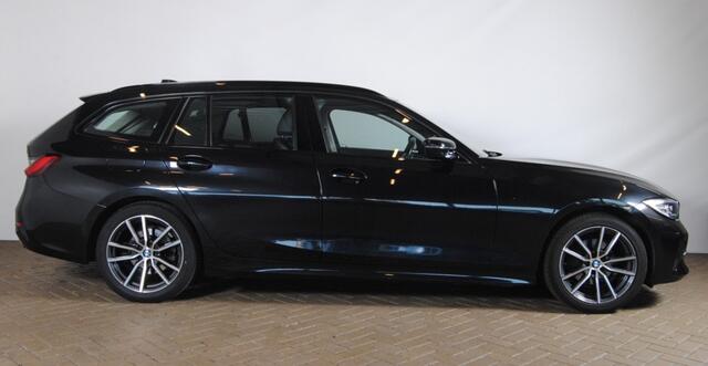 BMW 3-SERIE Touring 320i Executive Ed. | Carplay | Navigatie| Virtual Cockpit.