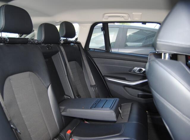 BMW 3-SERIE Touring 320i Executive Ed. | Carplay | Navigatie| Virtual Cockpit.