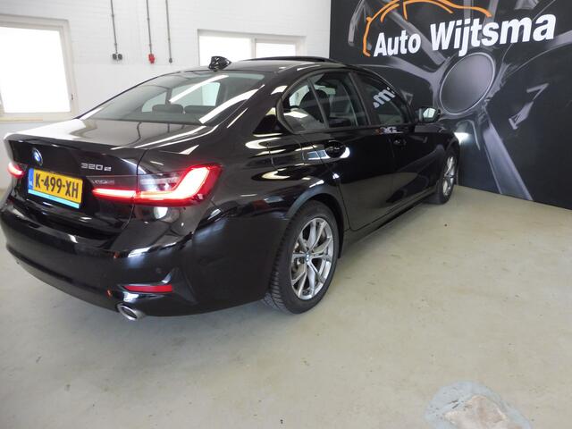 BMW 3-SERIE 320e Business Edition Plus Leer | Schuifdak | LED | LMV 17"| NL auto | 1e eig.