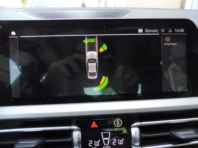 BMW 3-SERIE 320e Business Edition Plus Leer | Schuifdak | LED | LMV 17"| NL auto | 1e eig.