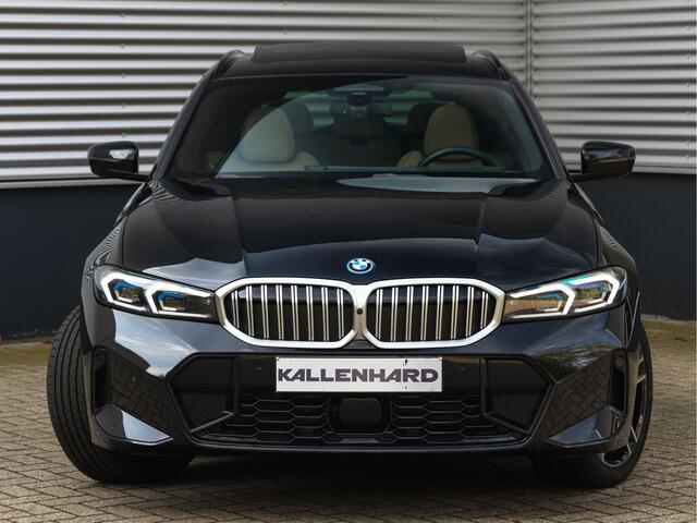 BMW 3-SERIE Touring 330e xDrive M-Sport - Pano - Driving Ass Prof - Trekhaak - Head-up