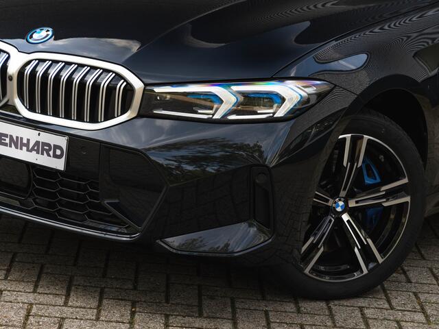 BMW 3-SERIE Touring 330e xDrive M-Sport - Pano - Driving Ass Prof - Trekhaak - Head-up