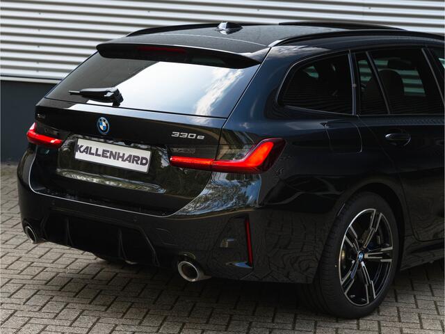 BMW 3-SERIE Touring 330e xDrive M-Sport - Pano - Driving Ass Prof - Trekhaak - Head-up
