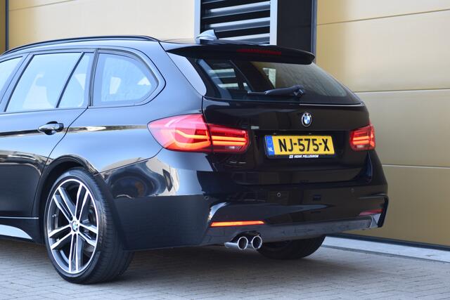 BMW 3-SERIE Touring 320i Executive * M-Sportpakket * Panoramadak * LED * Lichtpakket *