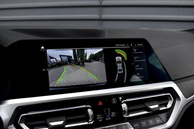 BMW 3-SERIE 330e M Sport Individual | 1e Eigenaar | 19'' Wielen | Lederen Bekleding | CarPlay | Audio Media Pack |