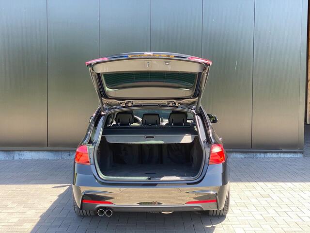 BMW 3-SERIE Touring 330i Edition Sport Line Shadow Executive M-sport | Panodak | Harman/Kardon | Leder | Trekhaak
