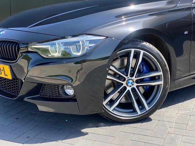BMW 3-SERIE Touring 330i Edition Sport Line Shadow Executive M-sport | Panodak | Harman/Kardon | Leder | Trekhaak