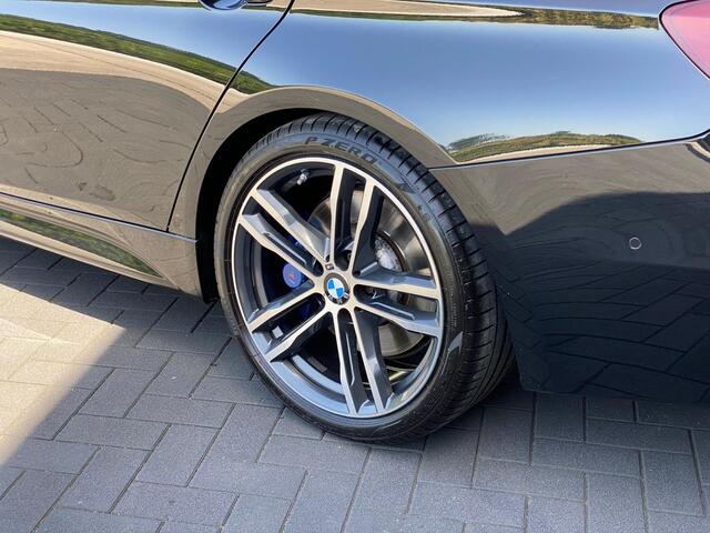 BMW 3-SERIE Touring 330i Edition Sport Line Shadow Executive M-sport | Panodak | Harman/Kardon | Leder | Trekhaak