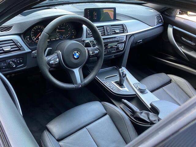 BMW 3-SERIE Touring 330i Edition Sport Line Shadow Executive M-sport | Panodak | Harman/Kardon | Leder | Trekhaak