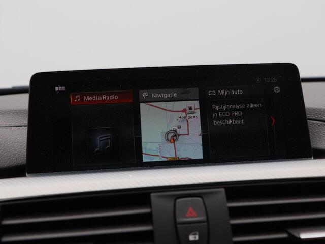 BMW 3-SERIE Touring 330i M Sport Executive 321 Pk Automaat | Panoramadak | Navigatie | Leer | Stoelverwarming | Camera | 19 Inch