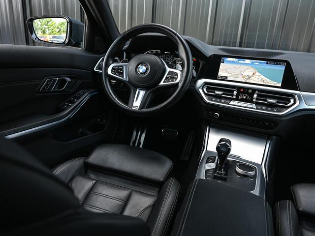 BMW 3-SERIE Touring 330e High Executive | M-Sport | Panoramadak | Hifi | ACC | Stoelverwarming | Ambienteverlichting | Keyless | PDC V+A