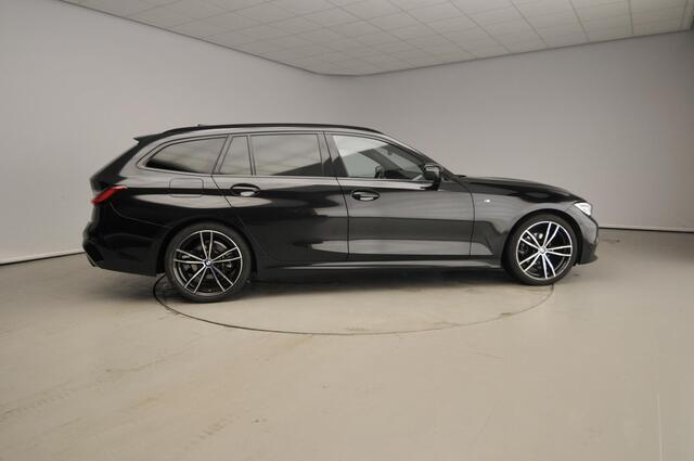 BMW 3-SERIE Touring 318i | M-Sportpakket | LED | Navigatie | Sportstoelen | Clima | Shadow line | DAB | Hifi speakers | Alu 19 inch