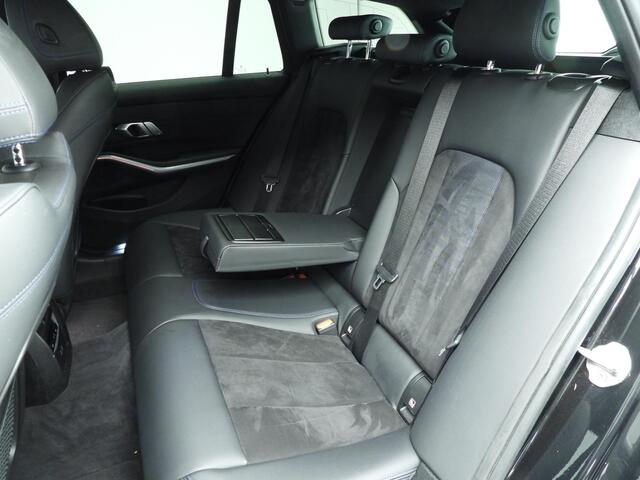 BMW 3-SERIE Touring 318i | M-Sportpakket | LED | Navigatie | Sportstoelen | Clima | Shadow line | DAB | Hifi speakers | Alu 19 inch