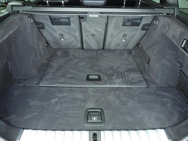 BMW 3-SERIE Touring 318i | M-Sportpakket | LED | Navigatie | Sportstoelen | Clima | Shadow line | DAB | Hifi speakers | Alu 19 inch