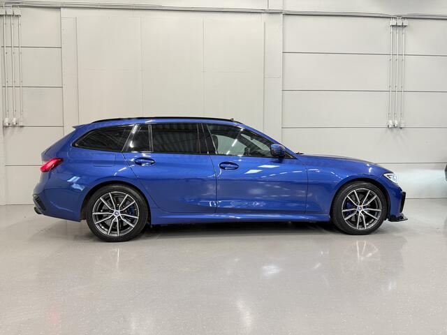 BMW 3-SERIE Touring 330e M-Sport PERFORMANCE BODYKIT PANO/HEAD-UP/H&K/MEMORY/LASER/ACC/360CAMERA/KEYLESS/18"/PRIVACY/PORTIMAO-BLUE METALLIC/VOLLEDIGE OH HISTORIE,NET OH BEURT GEHAD!!