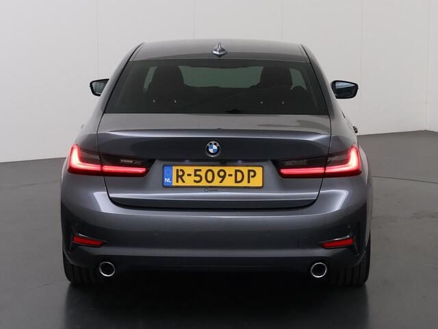 BMW 3-SERIE 330e Sport Line | Cruise Control Adaptief | Sportstoelen | Parkeercamera | Stoelverwarming | Navigatie |