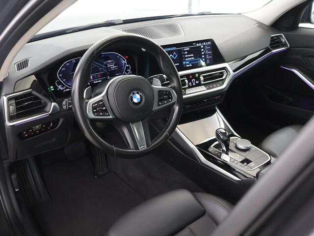 BMW 3-SERIE 330e Sport Line | Cruise Control Adaptief | Sportstoelen | Parkeercamera | Stoelverwarming | Navigatie |