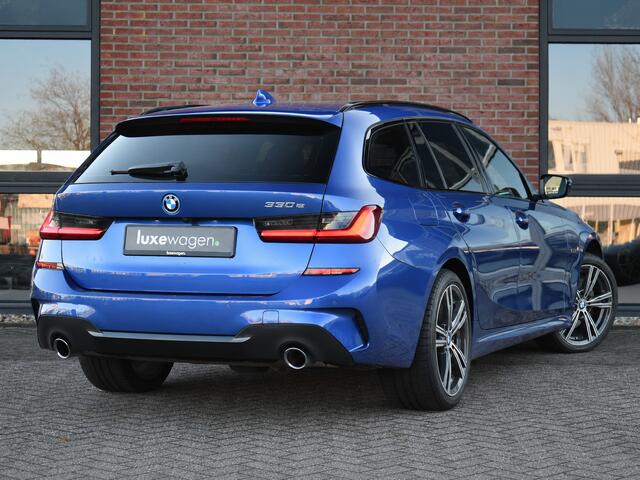 BMW 3-SERIE Touring 330e xDrive M-Sport Pano Trekh El-zetels HUD Laser 19inch Adp-onderstel