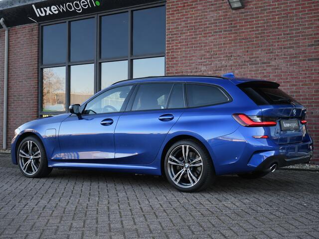 BMW 3-SERIE Touring 330e xDrive M-Sport Pano Trekh El-zetels HUD Laser 19inch Adp-onderstel