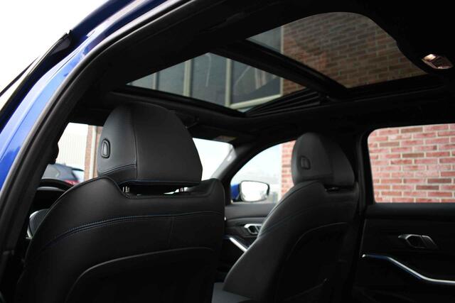 BMW 3-SERIE Touring 330e xDrive M-Sport Pano Trekh El-zetels HUD Laser 19inch Adp-onderstel
