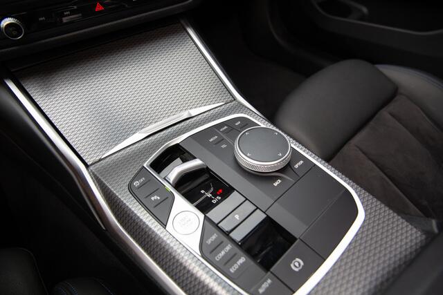 BMW 3-SERIE Touring M340i xDrive 374PK , Panoramadak, Head-up display, Adap. cruise, Laser