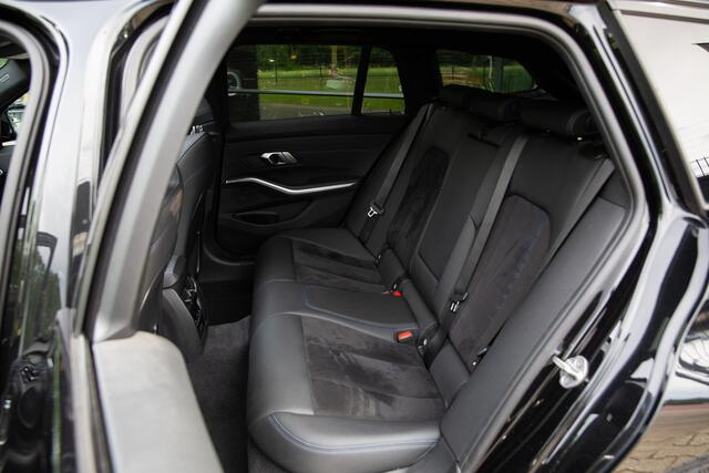BMW 3-SERIE Touring M340i xDrive 374PK , Panoramadak, Head-up display, Adap. cruise, Laser