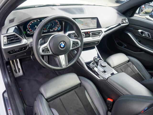 BMW 3-SERIE Touring 330e xDr. High Exec. M-Sport | Pano | Trekhaak | Laser | Memory