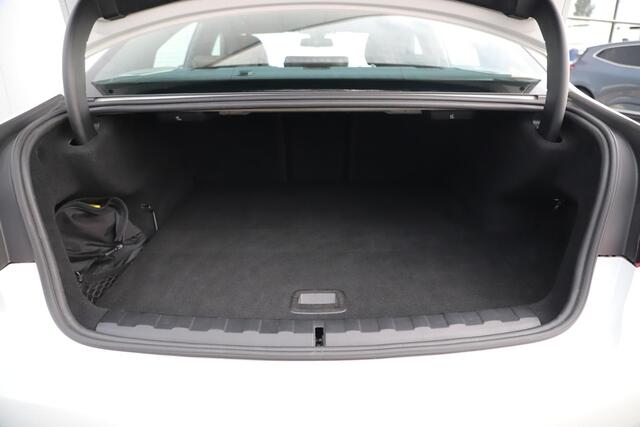 BMW 3-SERIE 330e High Executive Shadowline Pakket Bruin Leder 18 inch Full LED Harman Kardon Adaptive Cruise Memory Stoelen