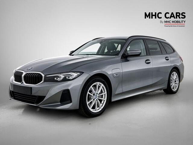 BMW 3-SERIE Touring 320e | Navi | Leder |