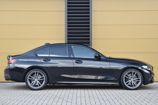 BMW 3-SERIE 330e eDrive Edition * Sportstoelen * Hifi Proffesional * Achteruitrijcamera * 19 inch Velgen *