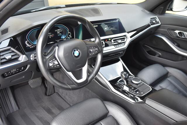 BMW 3-SERIE 330e eDrive Edition * Sportstoelen * Hifi Proffesional * Achteruitrijcamera * 19 inch Velgen *