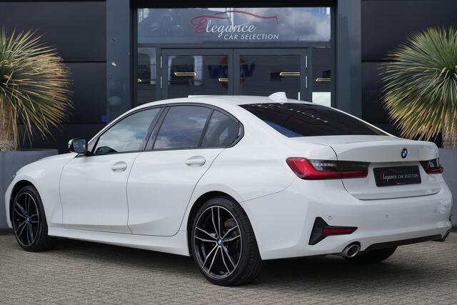 BMW 3-SERIE 318i Sportline High Executive 157pk Navigatie/Apple-Android/Cruise