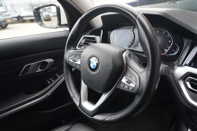 BMW 3-SERIE 318i Sportline High Executive 157pk Navigatie/Apple-Android/Cruise