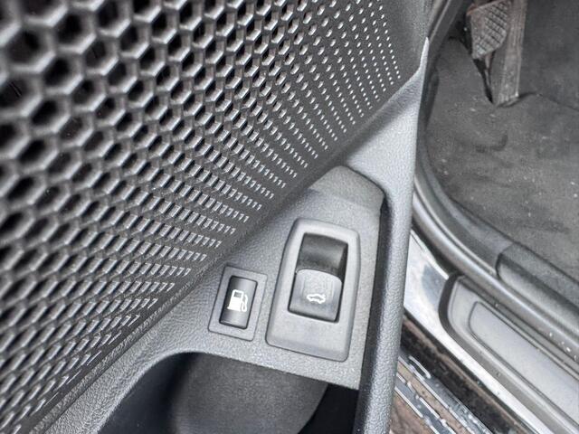 BMW 3-SERIE Touring 330e High Executive