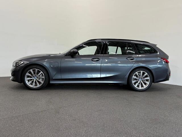 BMW 3-SERIE Touring 330e Sportline Automaat 292pk Airco Navi Carplay PDC VA Adaptive Cruise Control Stoel/Stuurwielverwarming Full LED BMW HiFi