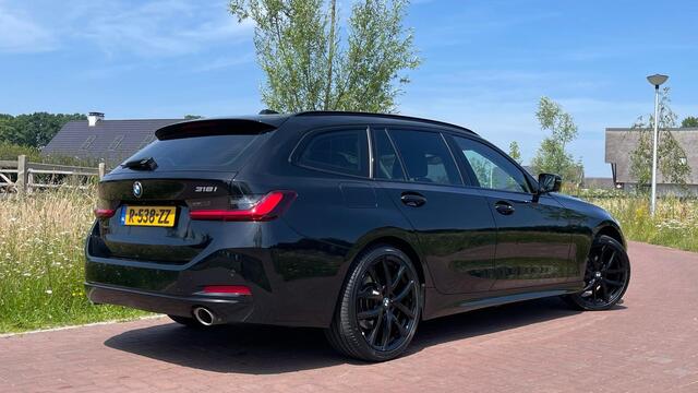 BMW 3-SERIE Touring 318i Facelift model | Sportstoelen | 19 Inch | NL-Auto |