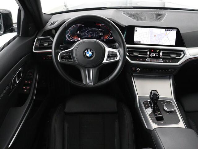 BMW 3-SERIE 320i Executive Edition | Sport Line | Trekhaak | Harman/Kardon | Sfeerverlichting | Carplay | Half leder | Live Cockpit | Parkeerhulp | Navigatie | Climate control | Full LED | Bluetooth | Cruise control