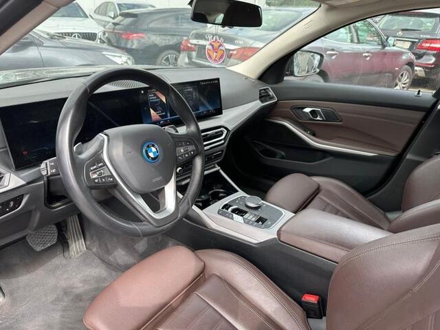 BMW 3-SERIE Touring 320e PHEV Leder | Park Assist | Carplay/Android